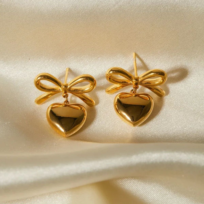 Aretes con diseño de corazón