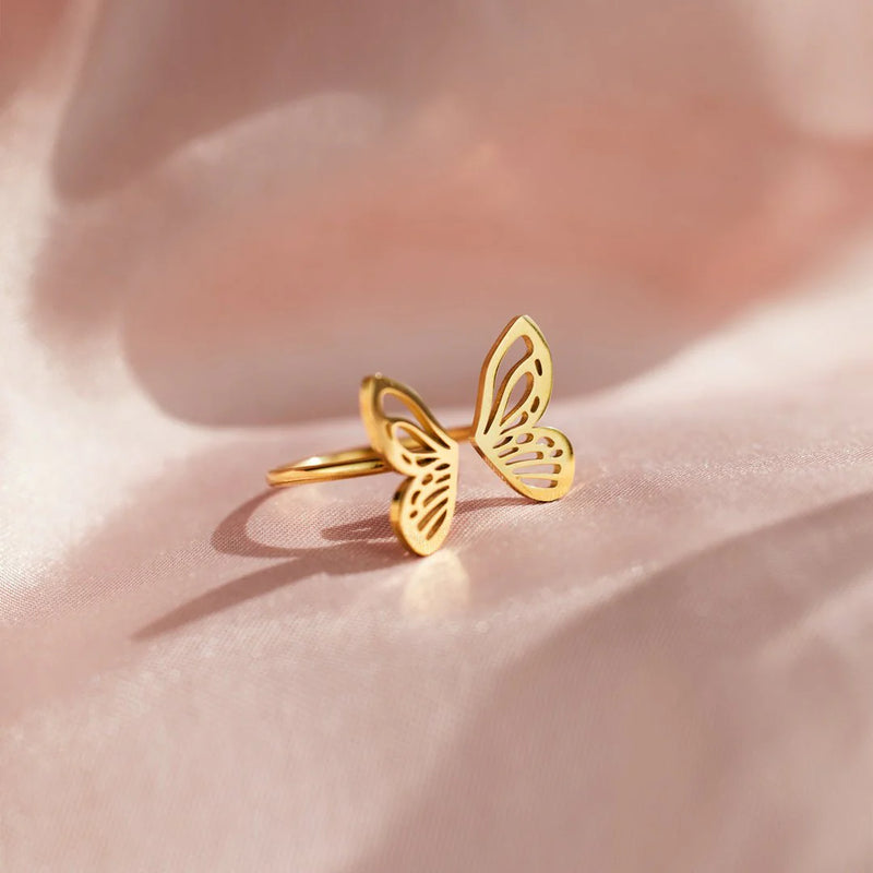 Anillo con diseño de mariposa