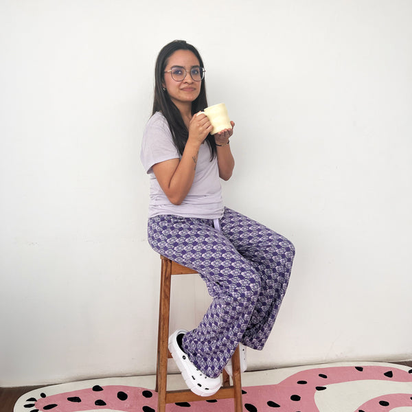 Pijama morada con estampado